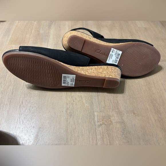 Clarks Black Abagail Sling size 8 gently used - Picture 5 of 8